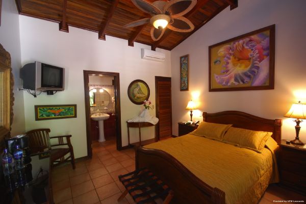 VILLAS LIRIO (Quepos)